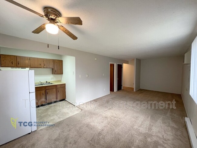 Foto del edificio - 2402 Marquette Rd