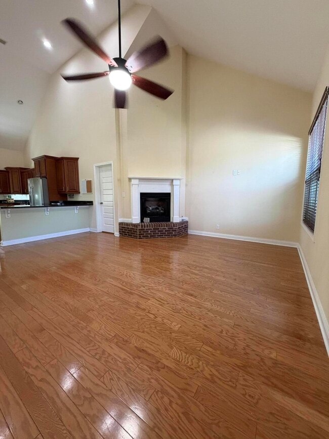 Building Photo - 382 Preston Ave