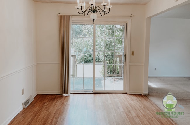 Foto del edificio - 424 Devonwood Ct