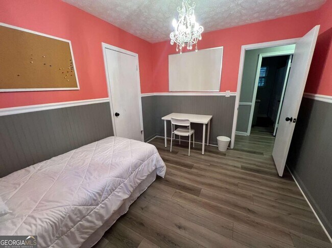 Foto del edificio - 130 Shaw Dr