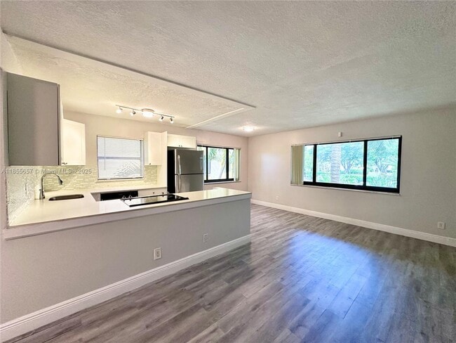 Foto del edificio - 120 Meadows Cir