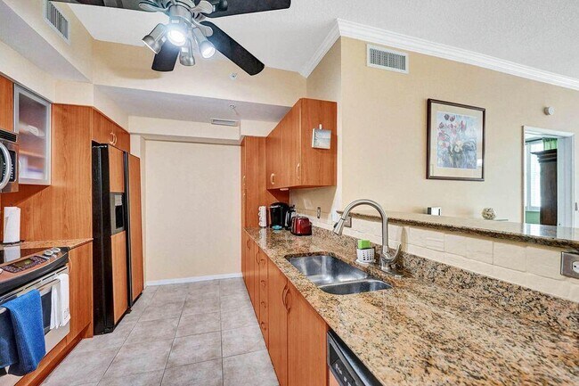 Foto del edificio - 804 E Windward Way 308 Lantana Fl 33462