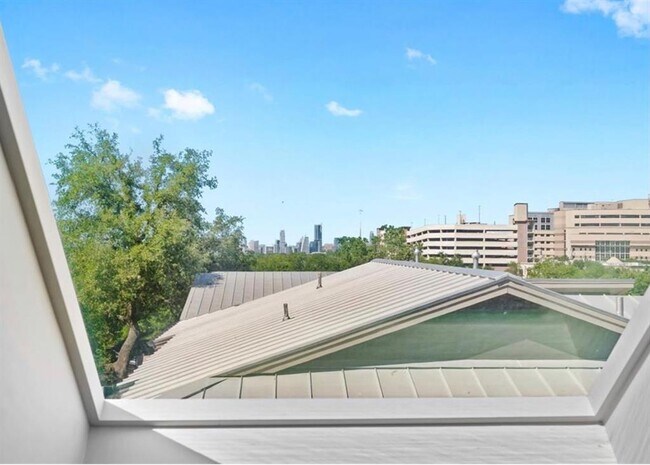 Foto del edificio - 4404 Mt Vernon Dr
