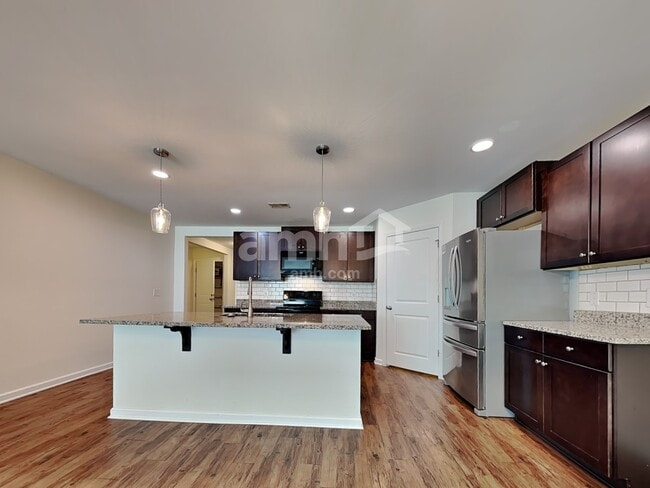 Building Photo - 215 Bellflower Cir