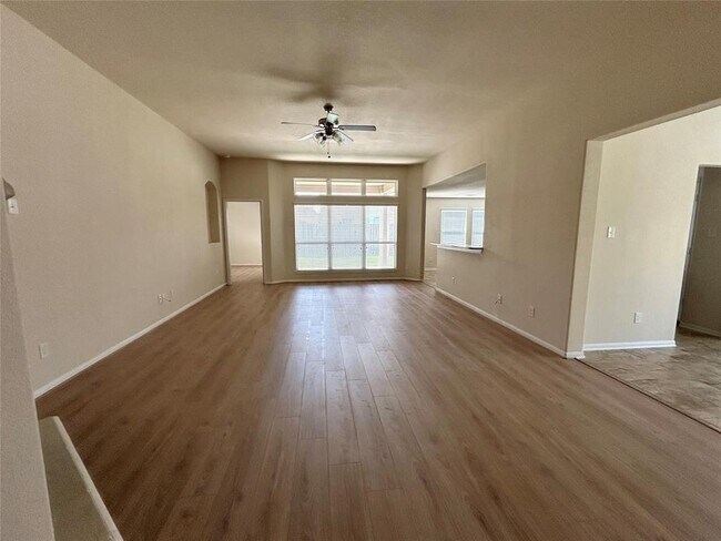 Foto del edificio - 3207 Tall Sycamore Trail