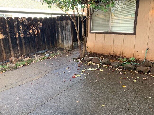 Foto del edificio - St. Francis Duplex