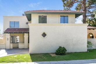 Building Photo - 221 E Kroll Dr