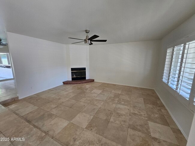 Building Photo - 2262 S Las Flores