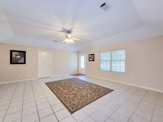 Foto del edificio - Welcome to your next home in the heart of Downtown Cleveland, Texas! This inviting 3-bedroom, 2-b...