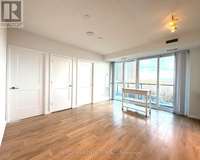 Photo du bâtiment - 7895 Jane St