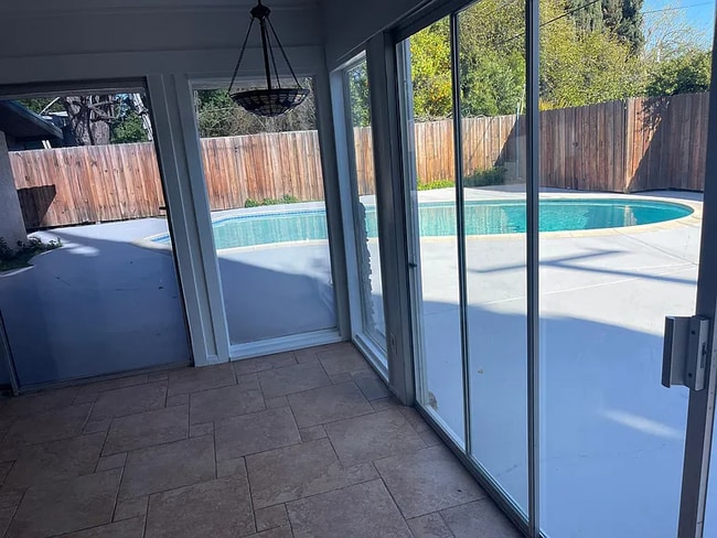 Foto del edificio - 19410 Blythe St