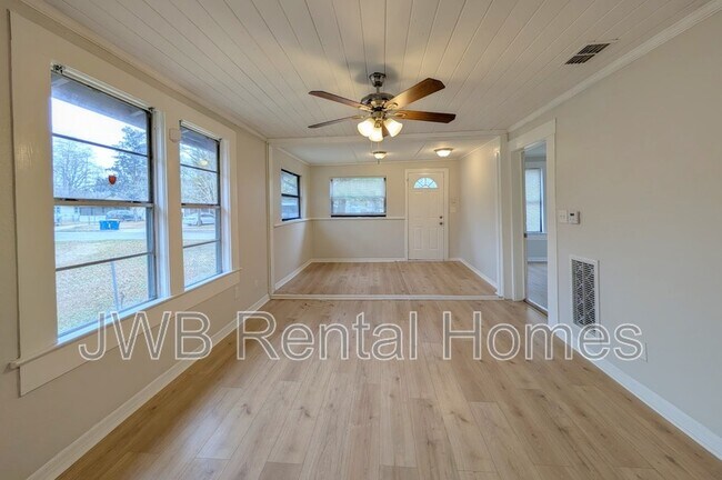 Building Photo - 2151 Meharry Ave