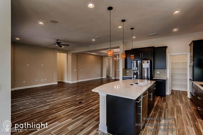 Foto del edificio - 4 br, 3.5 bath House - 710 116th Court Nor...