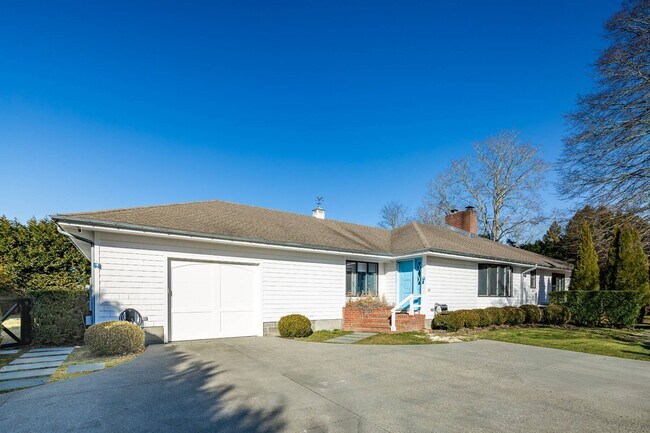 Foto del edificio - 89 Pantigo Rd