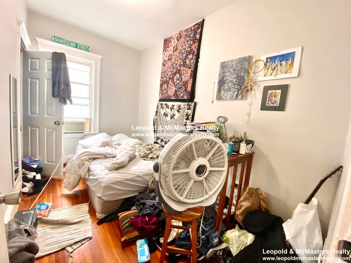 Primary Photo - 19 Roseclair St