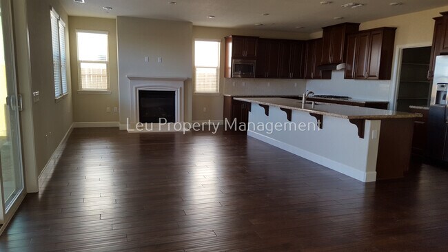 Foto del edificio - 5074 Sycamore Canyon Dr