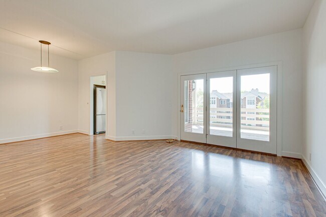 Foto del edificio - 243 Boxmere Pl