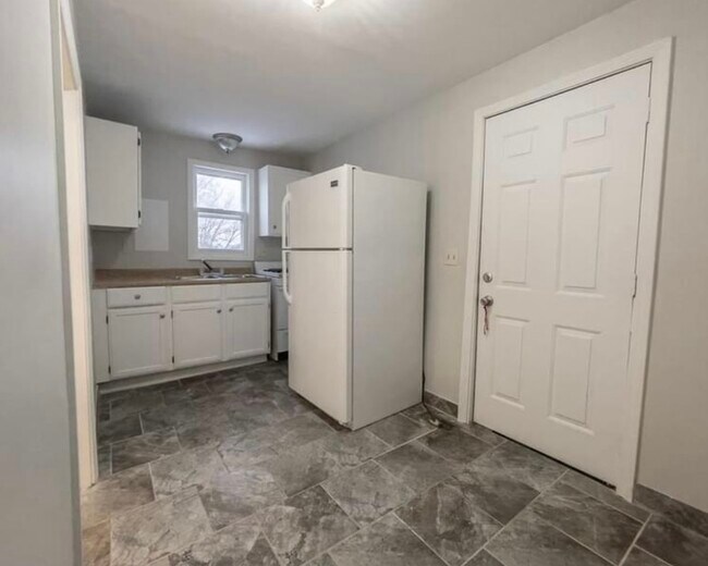 Building Photo - 1086 Galtier St