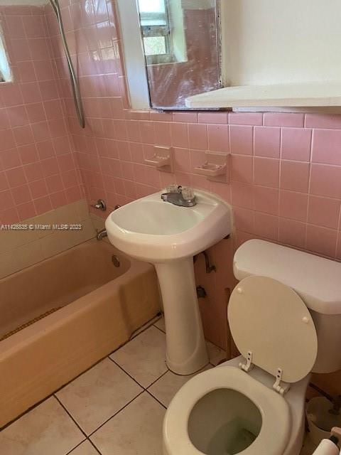 Foto del edificio - 1990 NE 168th St