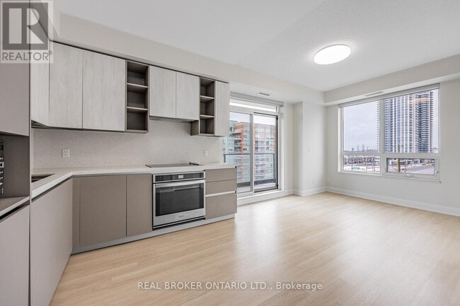 Building Photo - 398 Hwy 7