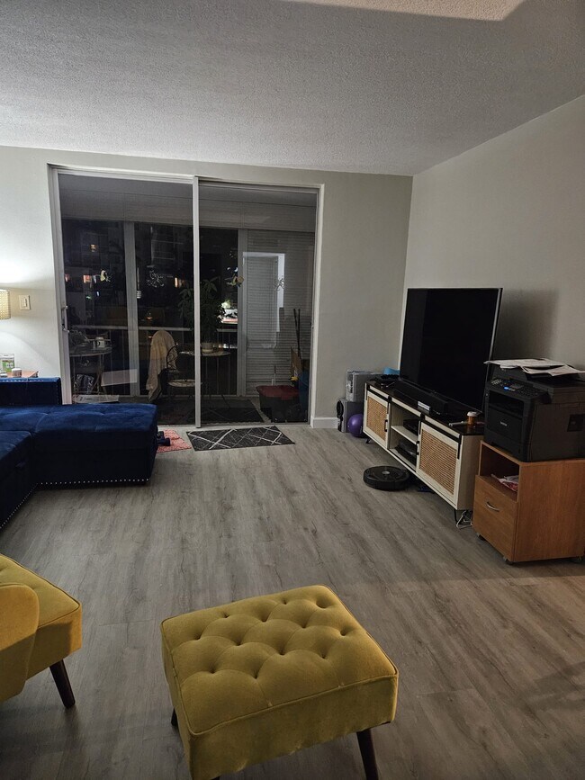Foto del edificio - 2905 Point East Dr
