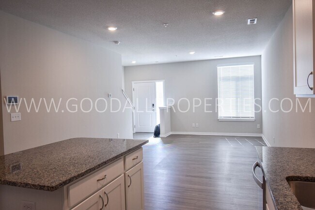 Foto del edificio - 3 Bedroom 2.5 Bath Townhome in Waukee.
