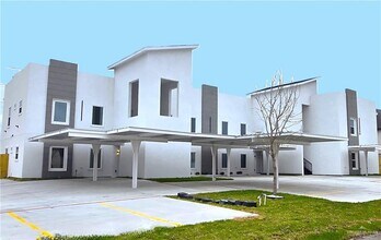 Building Photo - 11 Magdalena St