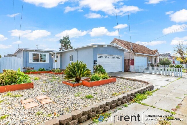 Foto del edificio - 3 br, 2 bath House - 5804 Biddle Avenue, N...
