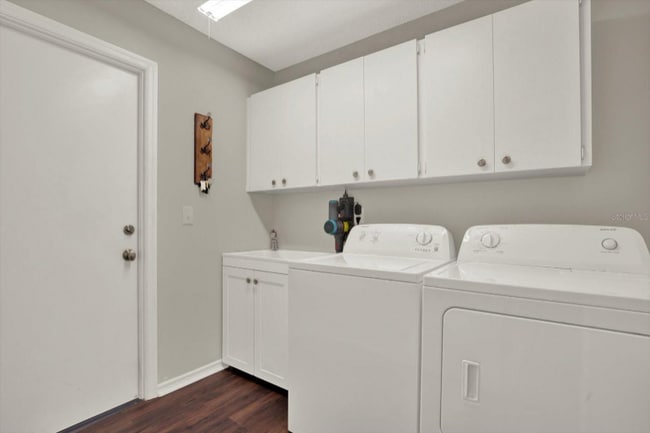 Building Photo - 34448 Cedarfield Dr