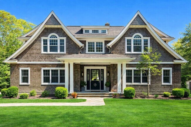 Foto del edificio - 22 E Woods Path