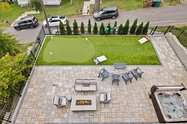 Building Photo - 425b 36th Ave N