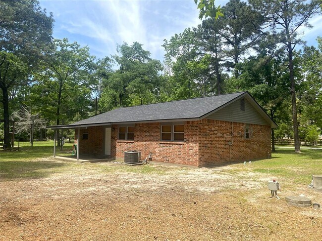 Building Photo - 195 Hickory Cir