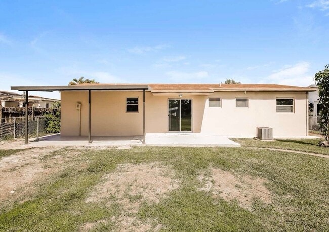 Building Photo - 3013 SW 97th Ct