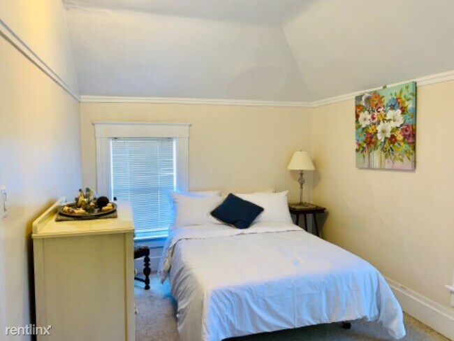 Building Photo - 1 br, 1 bath Apartment - 260 Loreto St