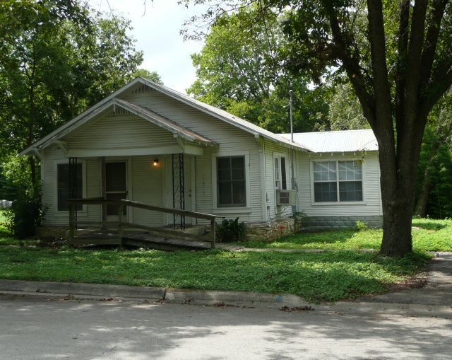Primary Photo - 104 Eastwood St