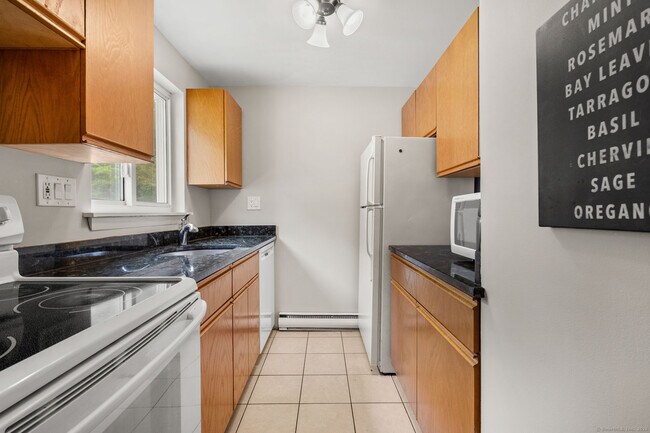 Foto del edificio - 1620 Farmington Ave