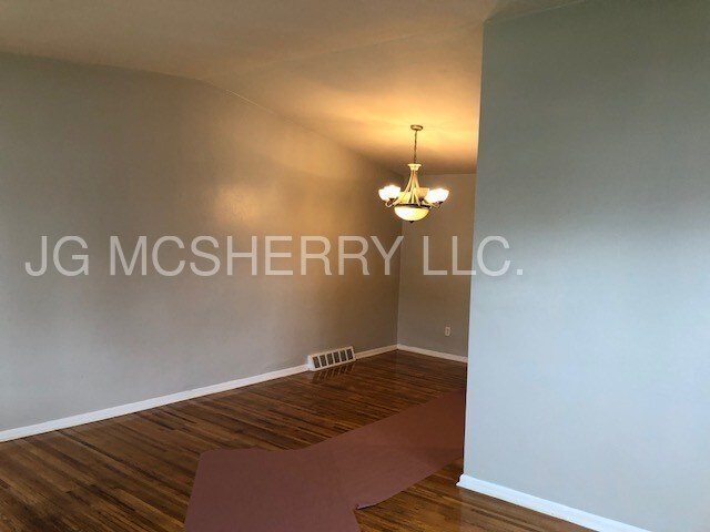 Building Photo - Three Bedroom House , Northeast Philadelpia