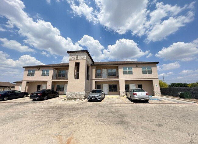 Foto del edificio - 5601 Cuenca Dr