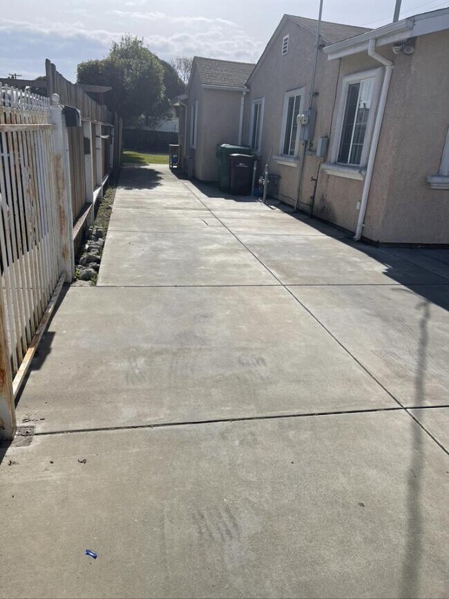 Foto del edificio - 3 bedroom in San Leandro CA 94578