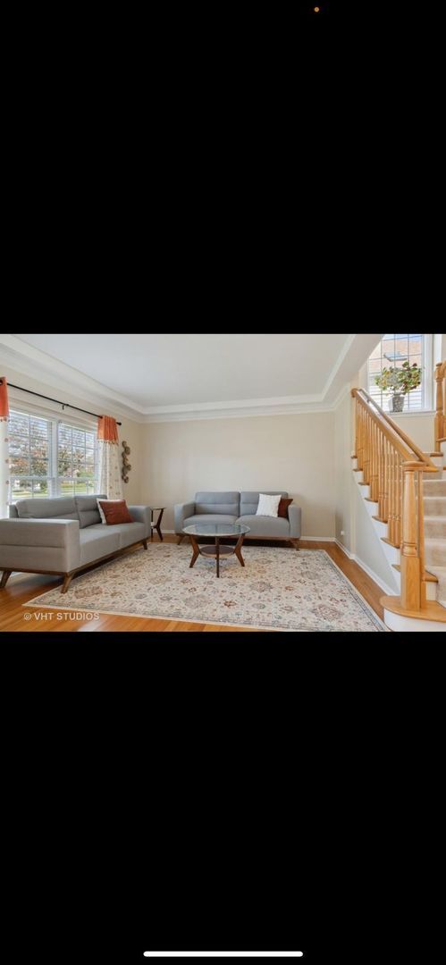 Building Photo - BEAUTIFUL HOUSE- 4+1 bsmt bedroom, 3.5 bat...