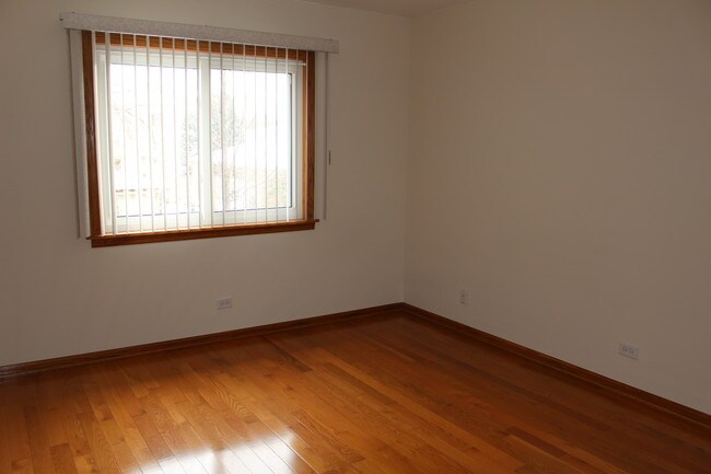 Building Photo - 9400 Bay Colony Dr