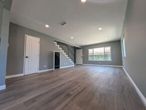 Building Photo - 1129 Cherry Ave