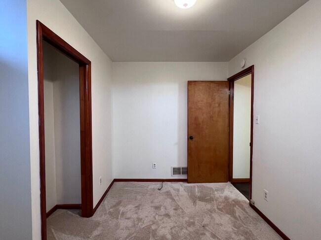 Building Photo - 184 Pennsylvania Ave