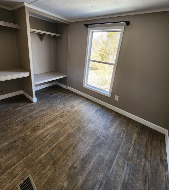 Building Photo - 74 Haney Park