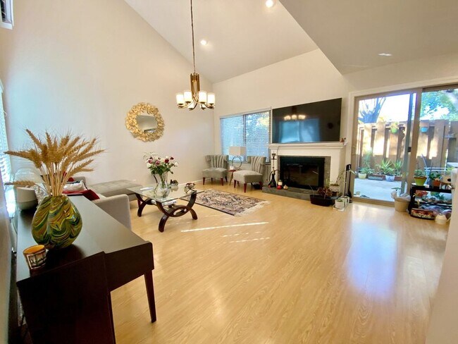 Building Photo - 2590 Knightsbridge Ln