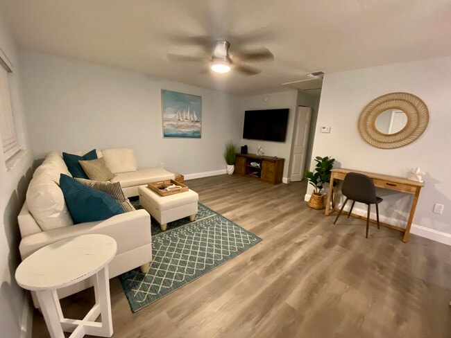 Foto del edificio - 299 E Central Blvd