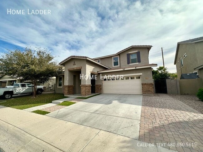 Building Photo - 3133 N Loma Vista