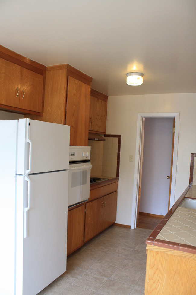 Building Photo - 36 Oakwood St