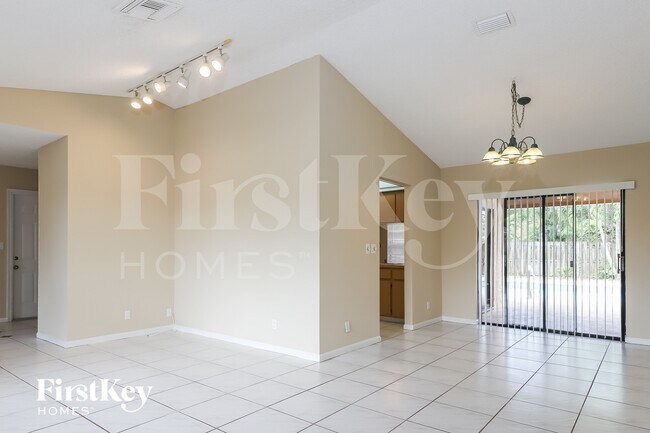 Building Photo - 13581 Columbine Ave