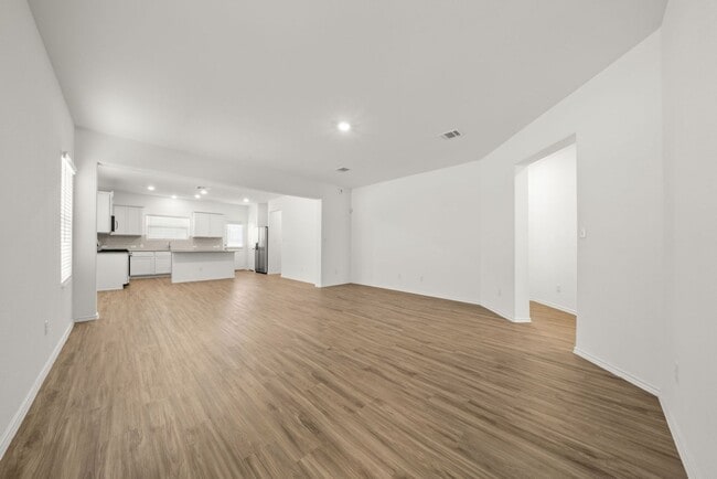 Building Photo - 101 Blue Blaze Trl Georgetown, TX 78626